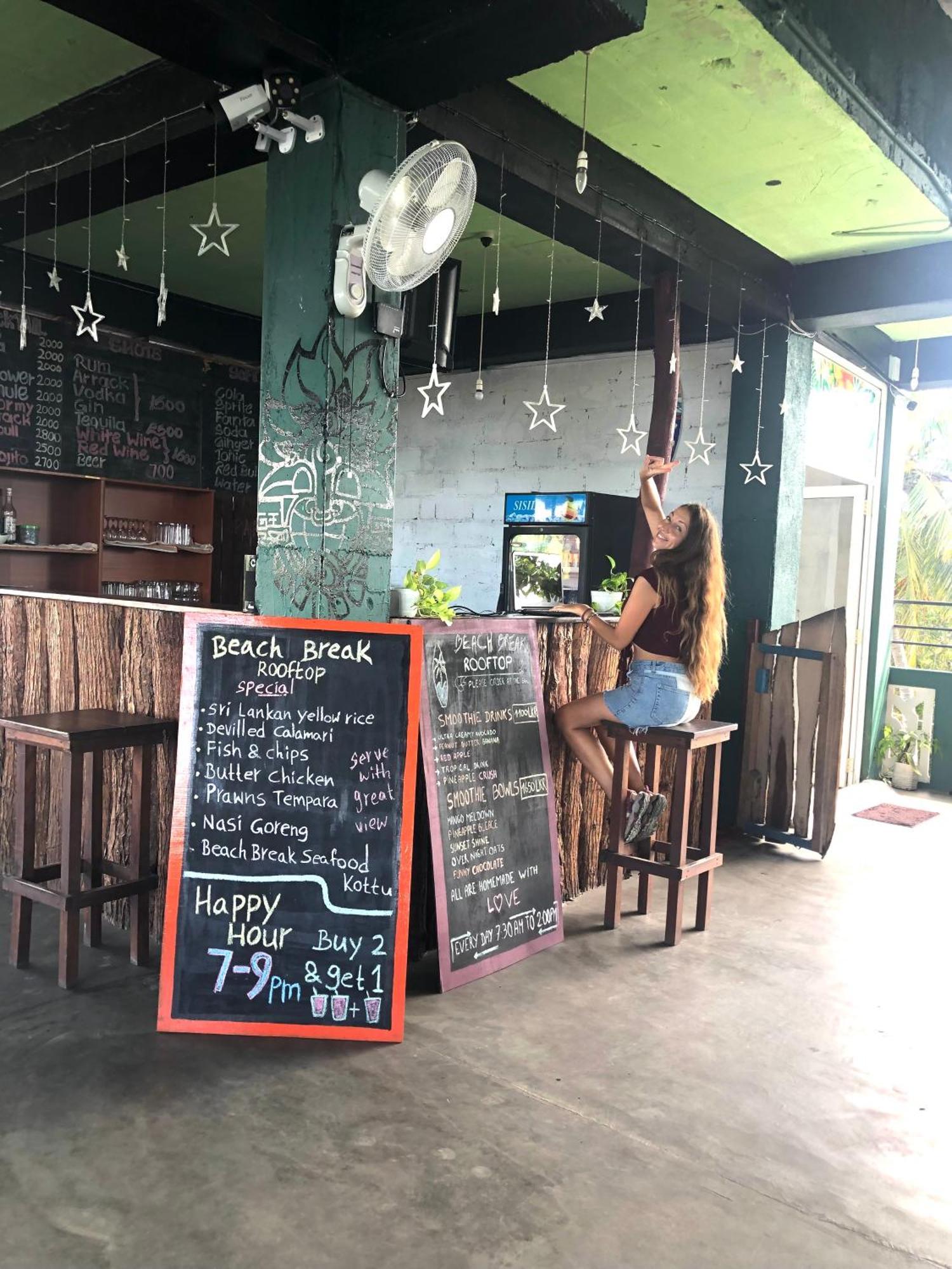 Beach Break Surf Hostel Велигама Экстерьер фото