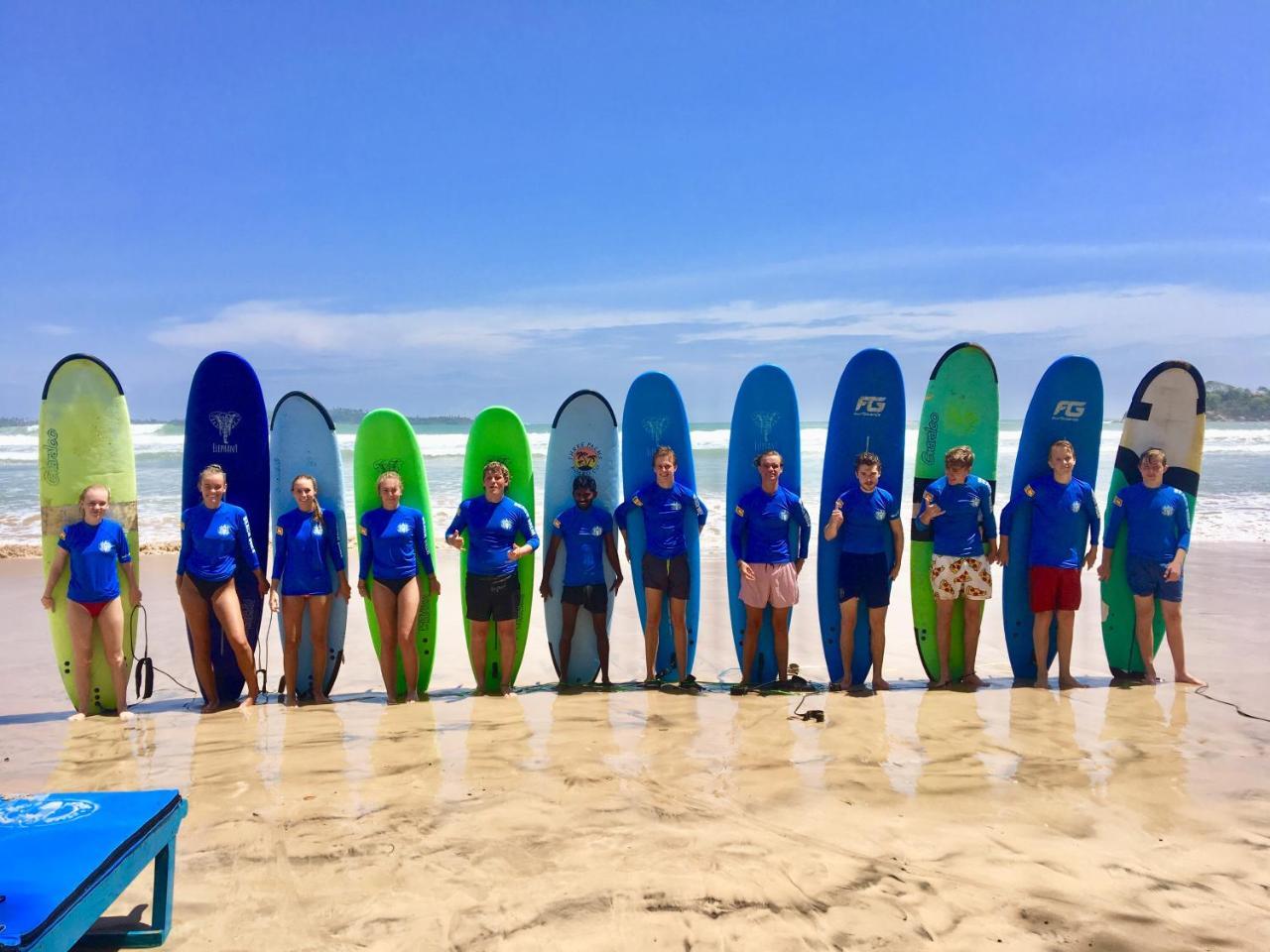 Beach Break Surf Hostel Велигама Экстерьер фото