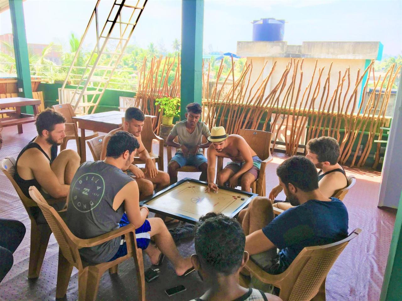 Beach Break Surf Hostel Велигама Экстерьер фото